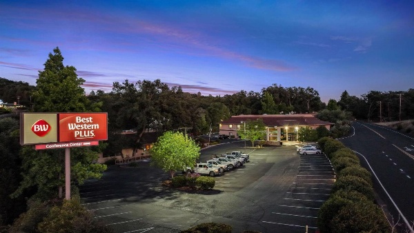 Best Western Plus Sonora Oaks Hotel & Conference Center image 3